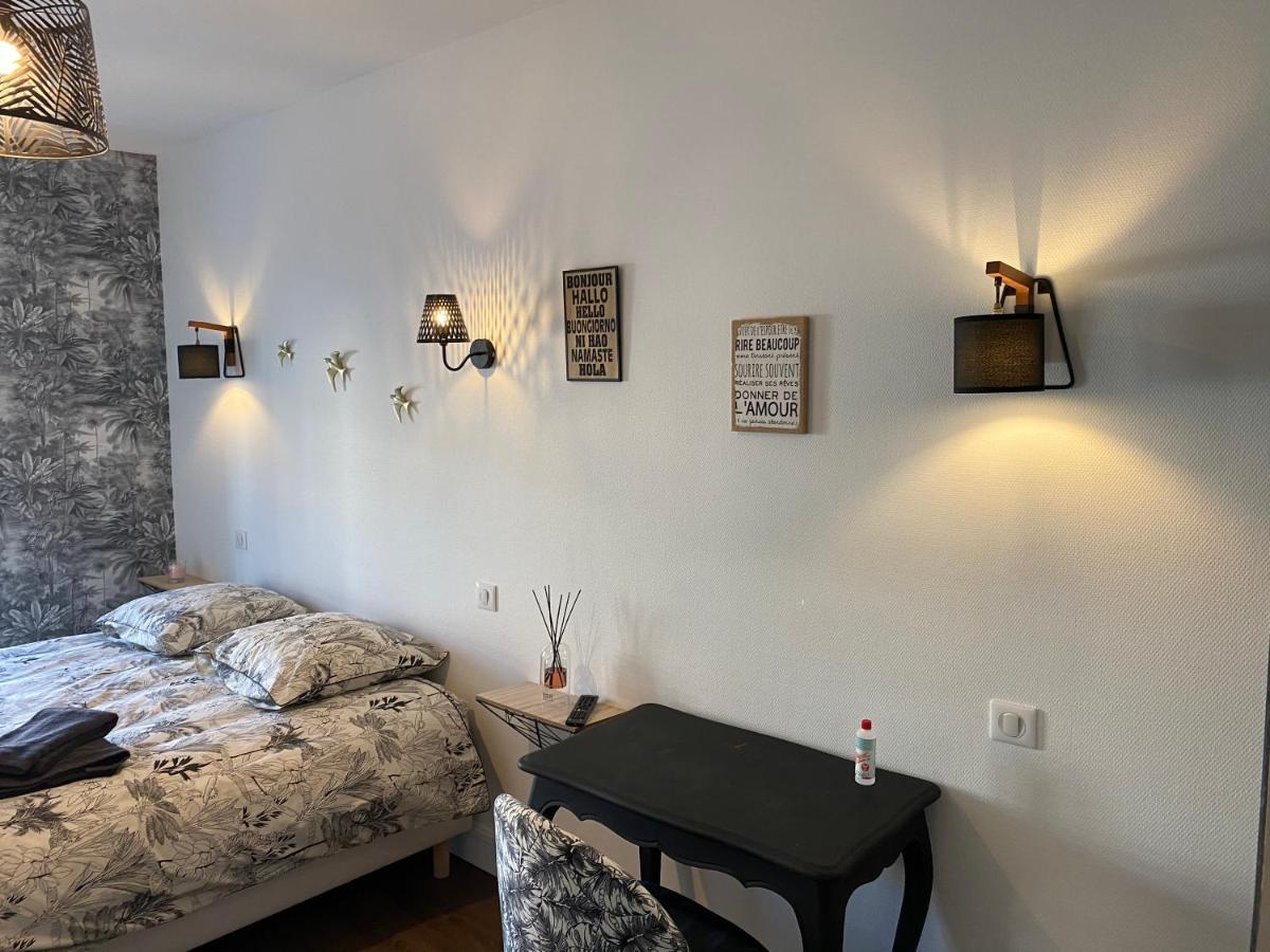 Logis Paul Massy Bed & Breakfast Мешер-сюр-Жиронд Екстериор снимка
